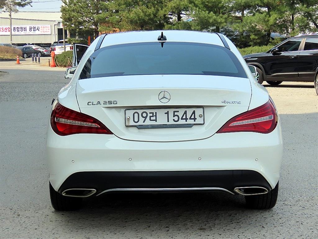 Mercedes Benz CLA Class - Vista 4