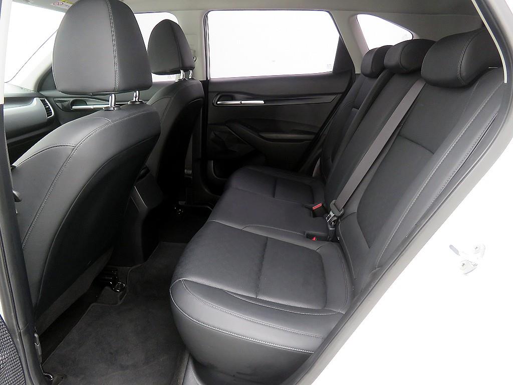 KIA Seltos - Vista 8