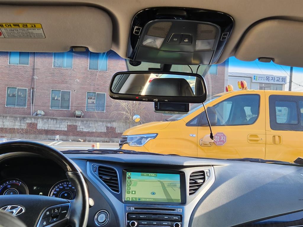 HYUNDAI Grandeur - Vista 11