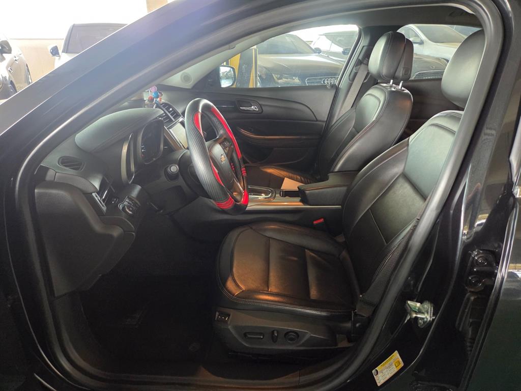 Chevrolet Malibu - Vista 6