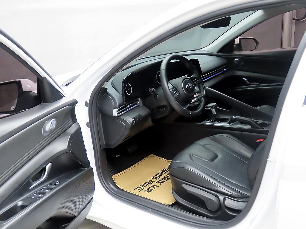 HYUNDAI Avante - Vista 5