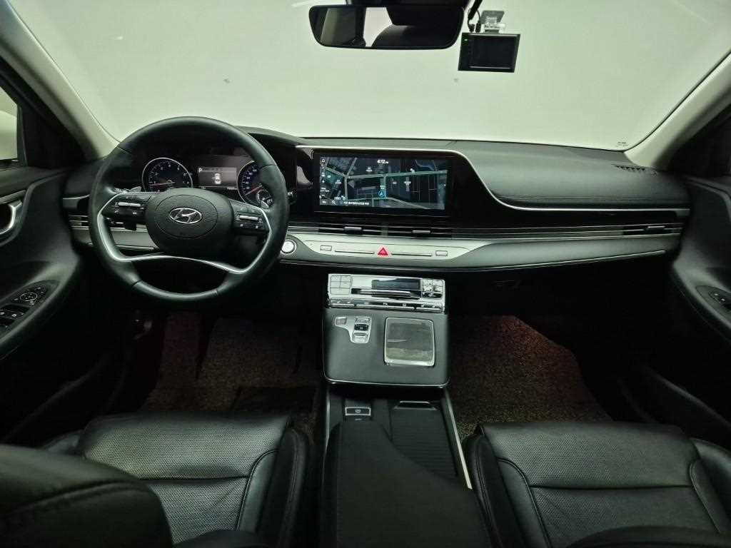 HYUNDAI Grandeur - Vista 7