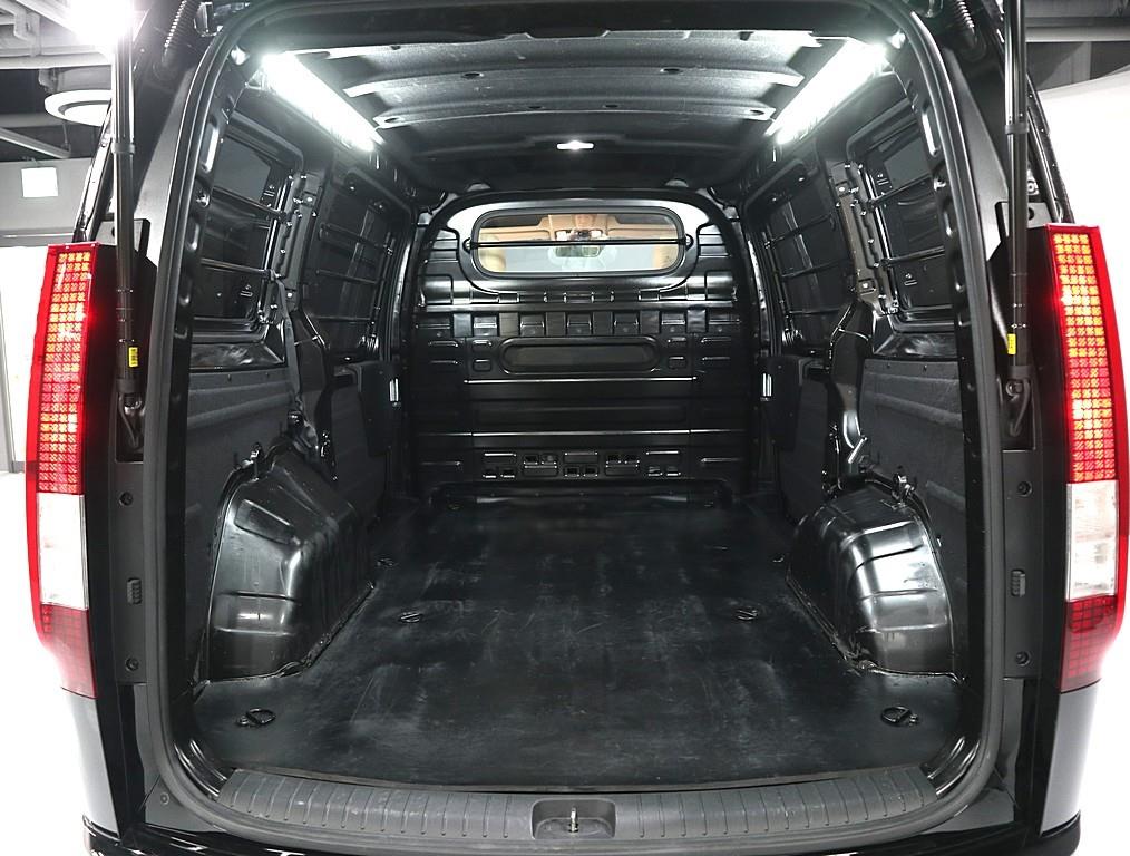 HYUNDAI Staria 2022 Negro - Importación desde Corea - HF Imports Iquique - Foto 17