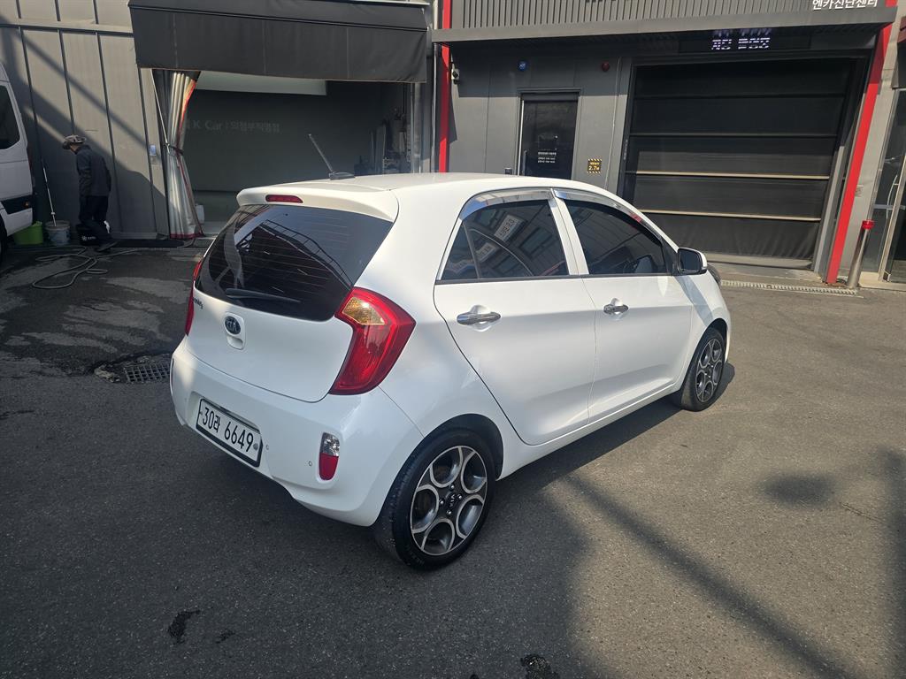 KIA Morning - Vista 4