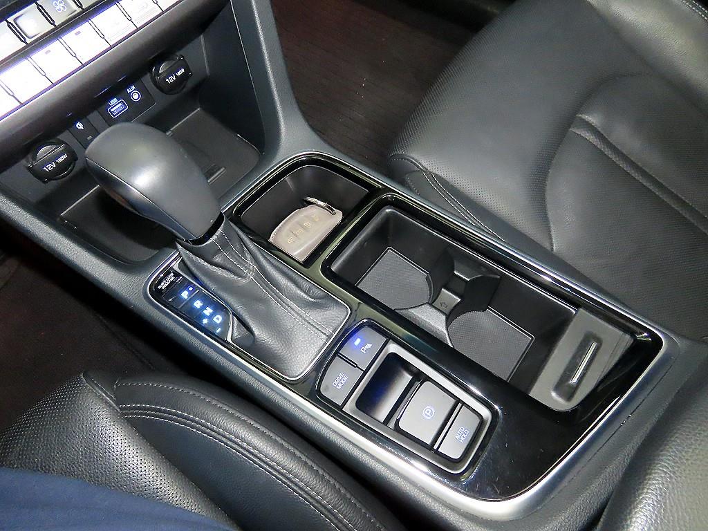 HYUNDAI Sonata - Vista 12