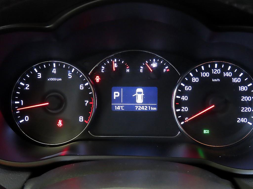 KIA Carens - Vista 9