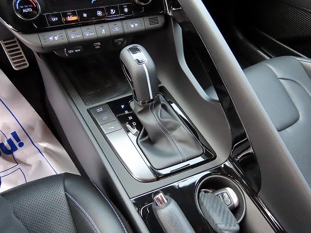 HYUNDAI Avante - Vista 10