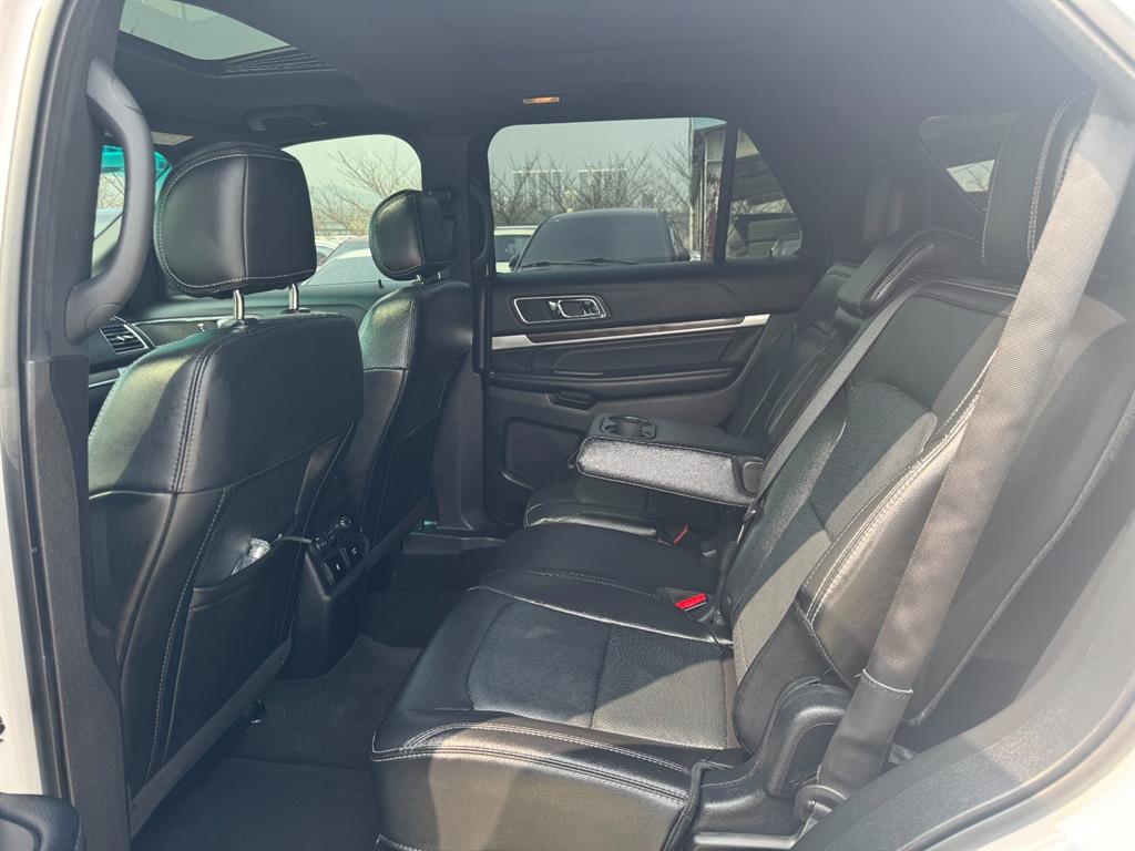 Ford Explorer - Vista 8