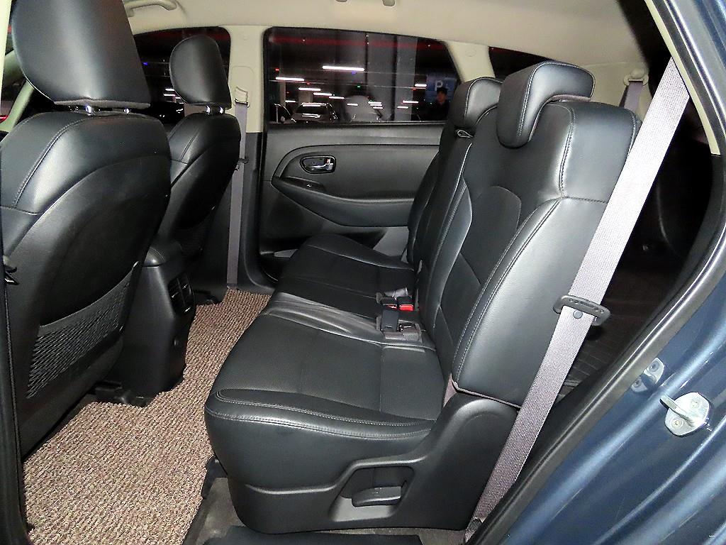 KIA Carens - Vista 7