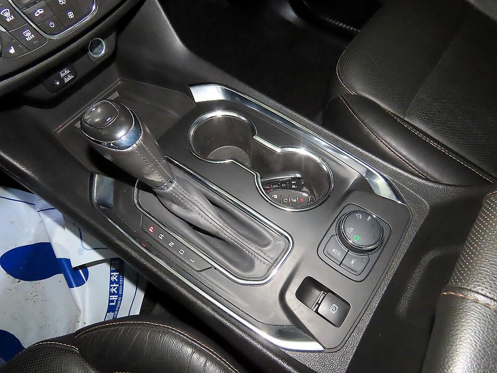 Chevrolet Travers - Vista 12