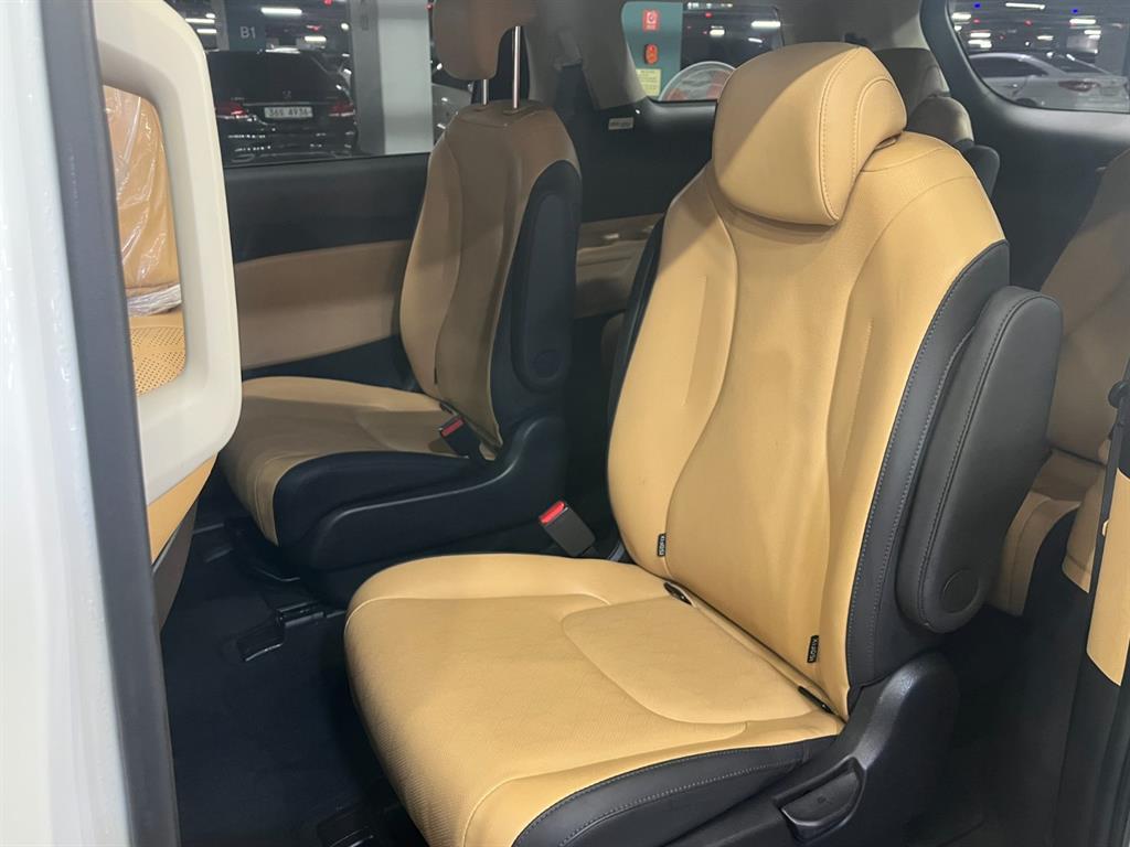 KIA Carnival - Vista 7