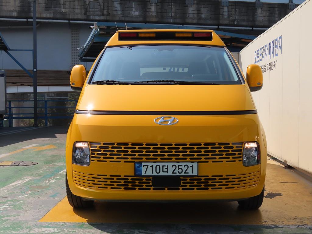 HYUNDAI Staria - Vista 2