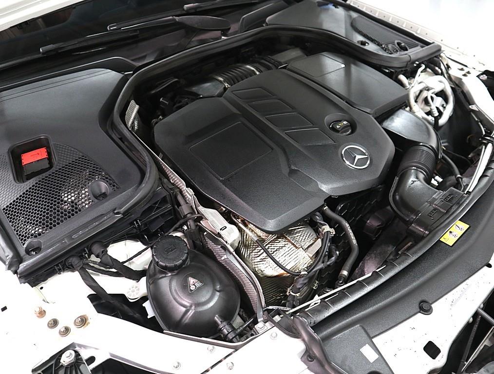 Mercedes Benz E class - Vista 8