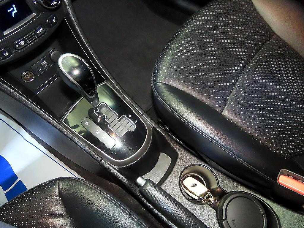HYUNDAI Accent - Vista 12