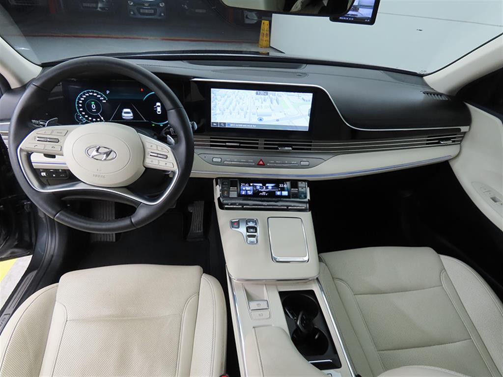 HYUNDAI Grandeur - Vista 7