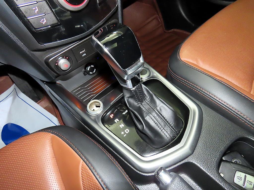 Ssangyong Tivoli - Vista 12