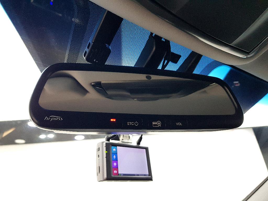 HYUNDAI Grandeur - Vista 10