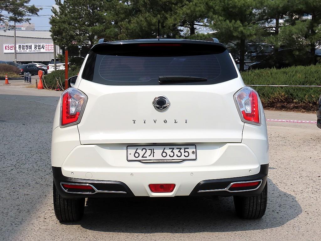 Ssangyong Tivoli - Vista 4