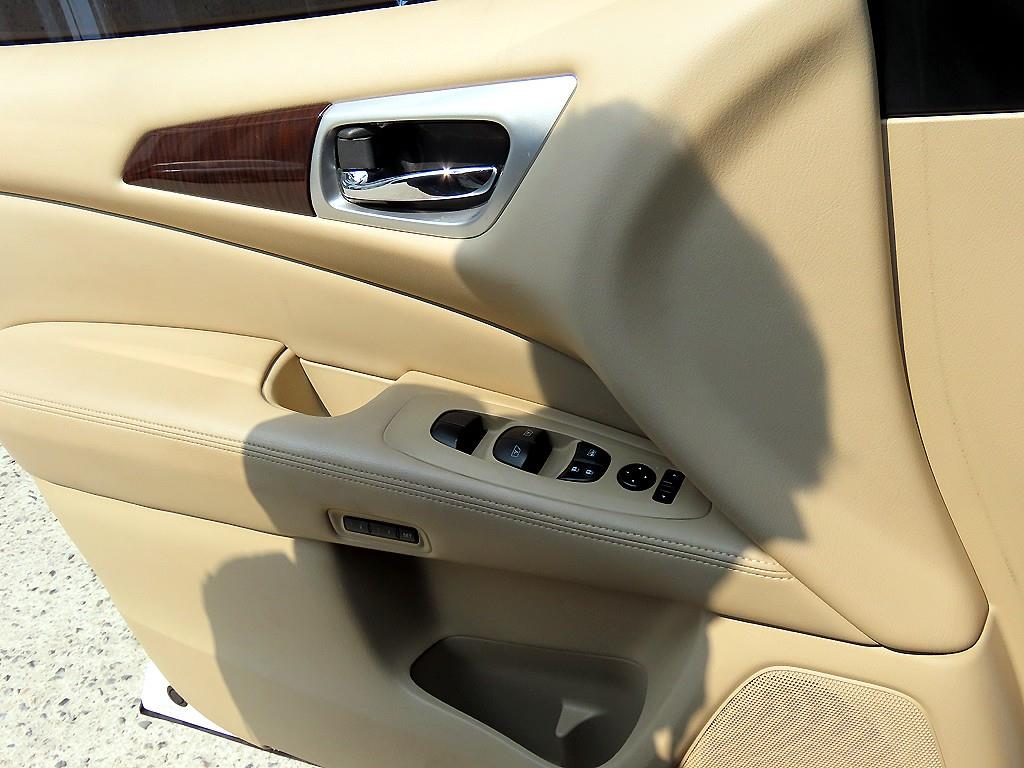 Nissan Pathfinder - Vista 12