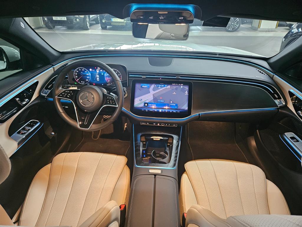 Mercedes Benz E class - Vista 7