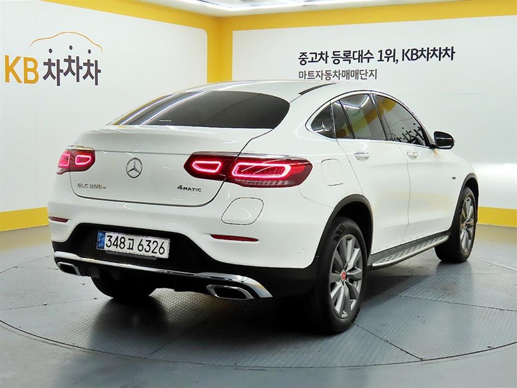 Mercedes Benz GLC Class - Vista 4