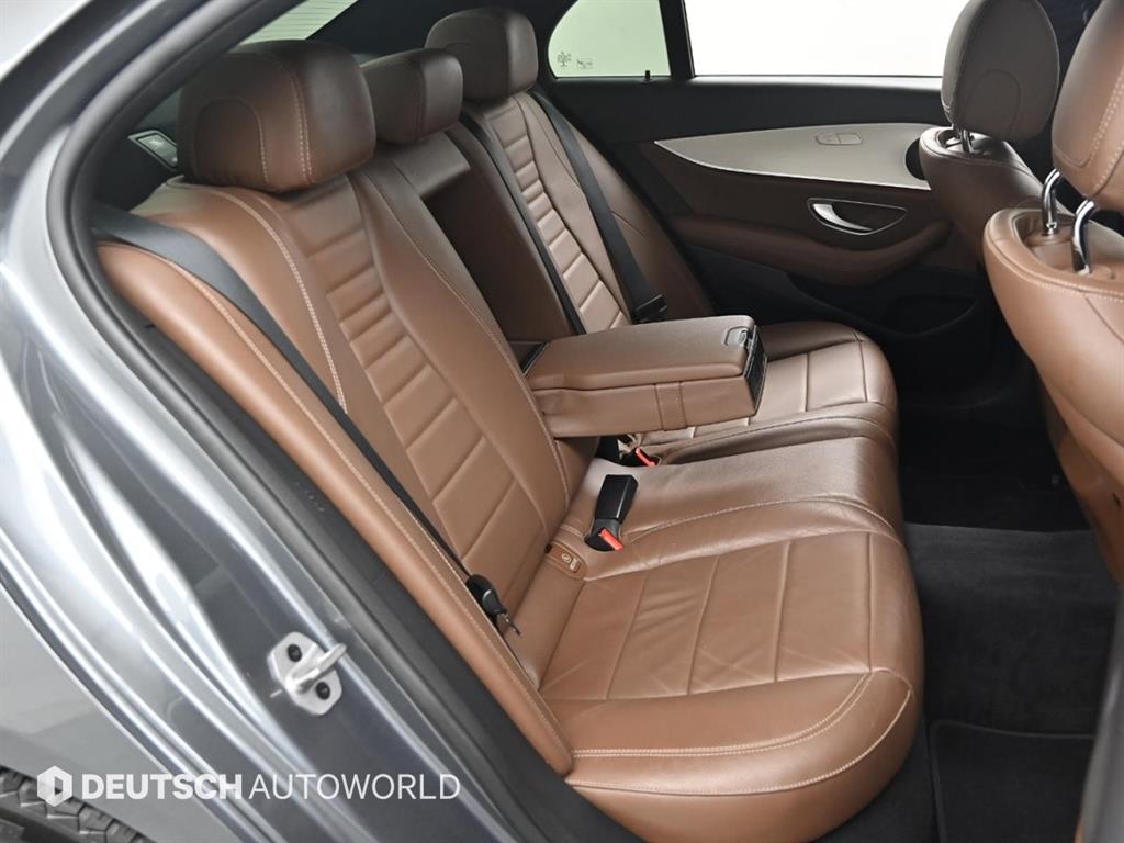 Mercedes Benz E class - Vista 12