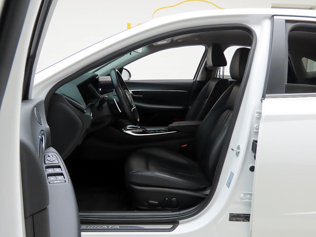 HYUNDAI Sonata - Vista 12