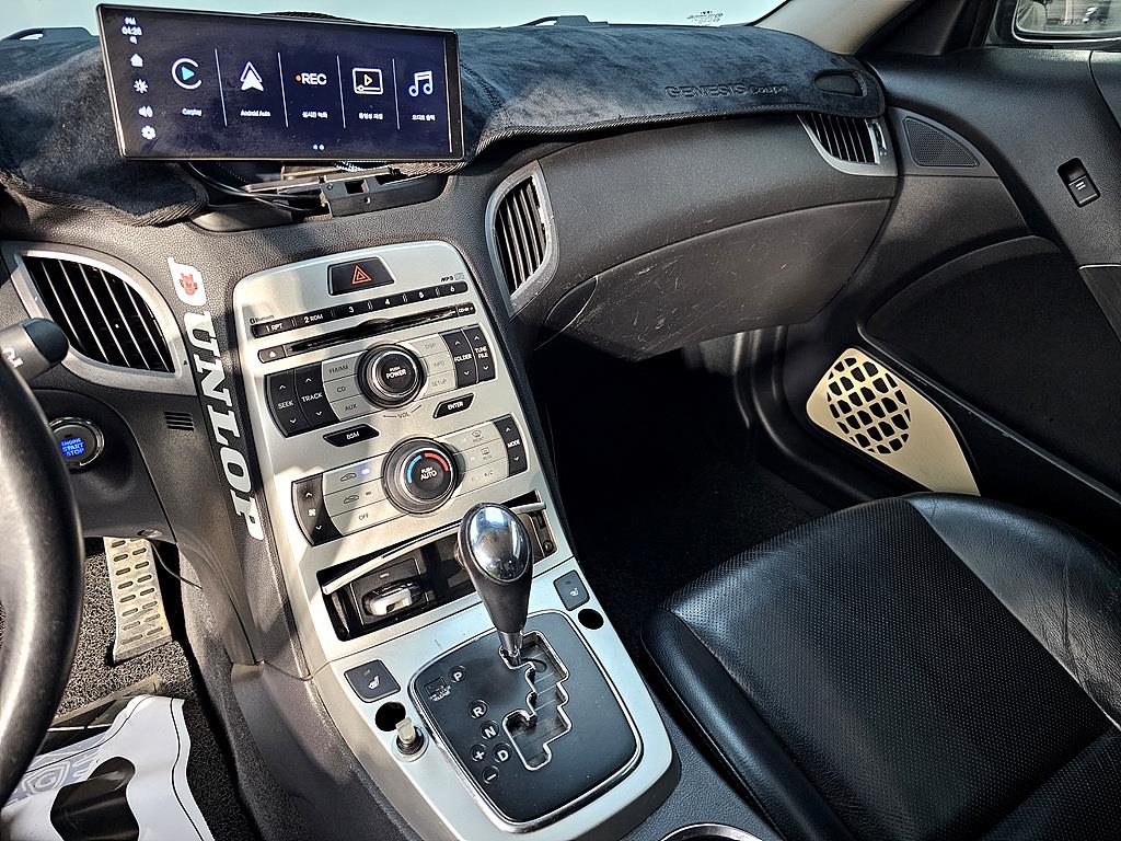 HYUNDAI Genesis - Vista 10