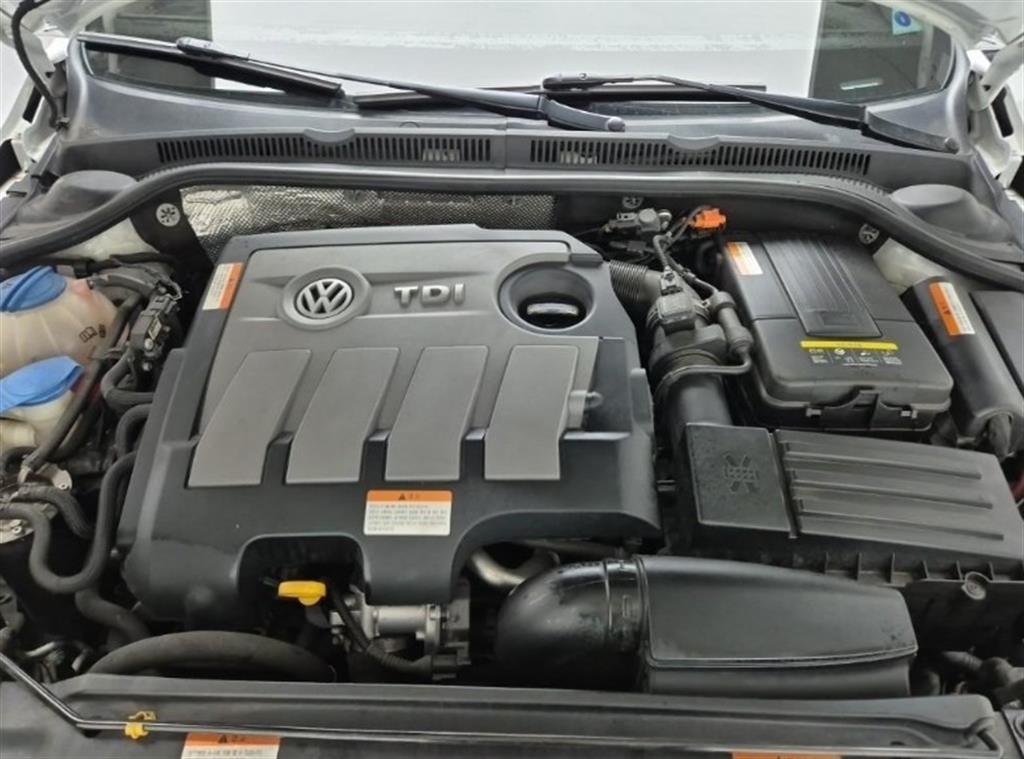 Volkswagen Jetta - Vista 5