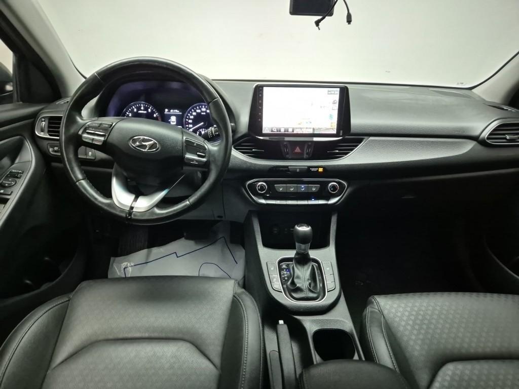 HYUNDAI i30 - Vista 7