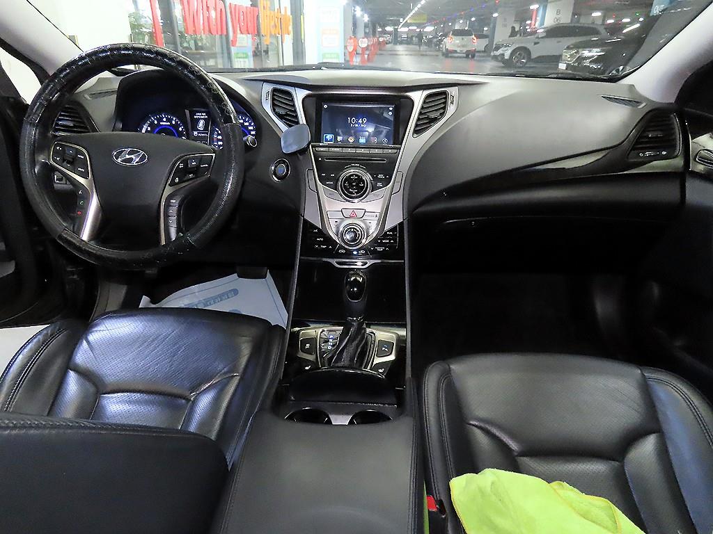 HYUNDAI Grandeur - Vista 10