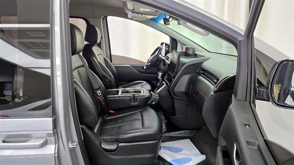 HYUNDAI Staria - Vista 11
