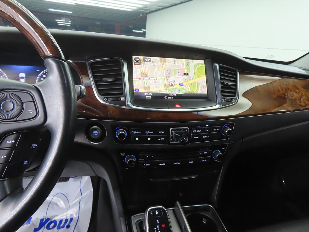 HYUNDAI Equus - Vista 10