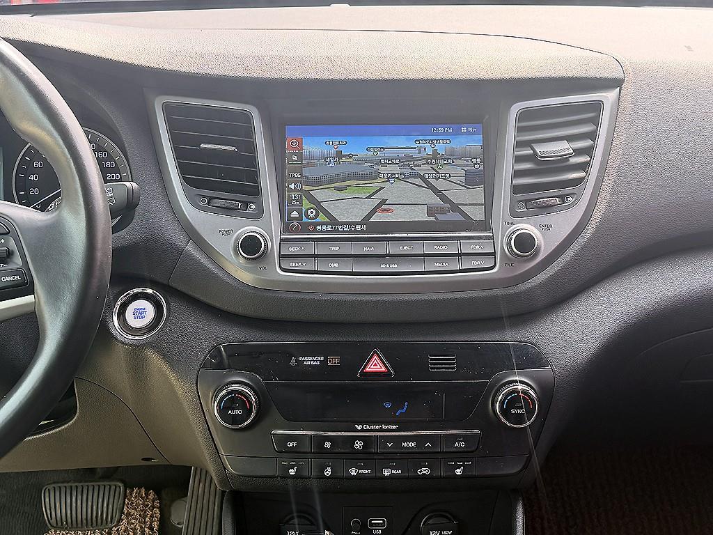 HYUNDAI Tucson - Vista 10