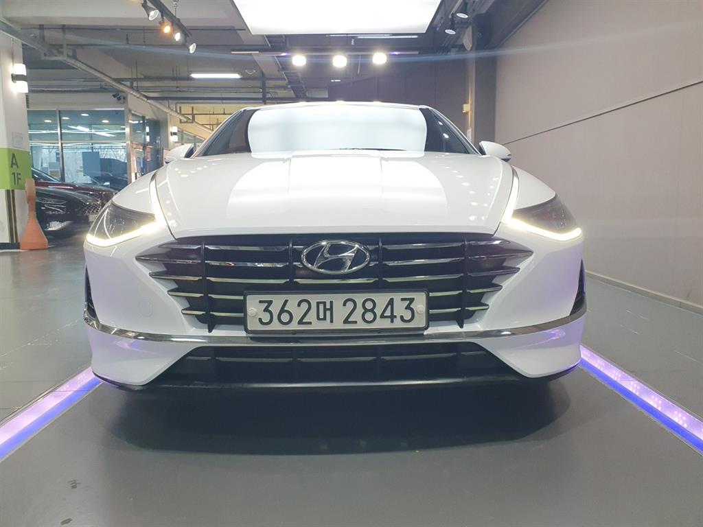 HYUNDAI Sonata - Vista 2