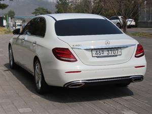 Mercedes Benz E class - Vista 8