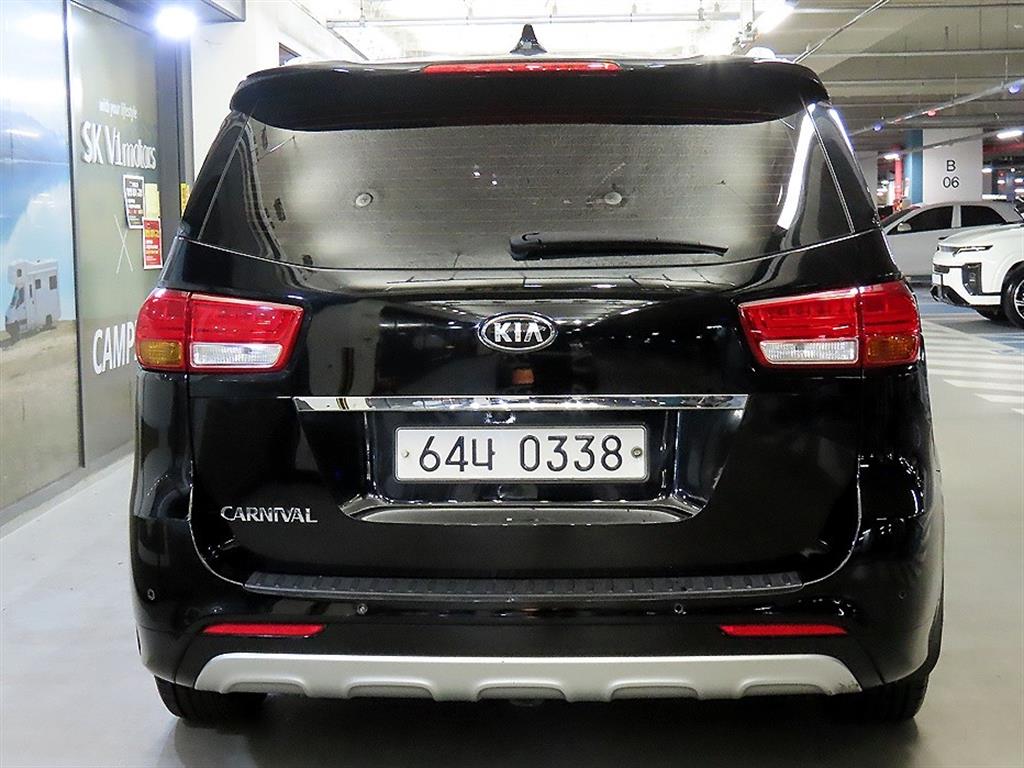 KIA Carnival - Vista 5