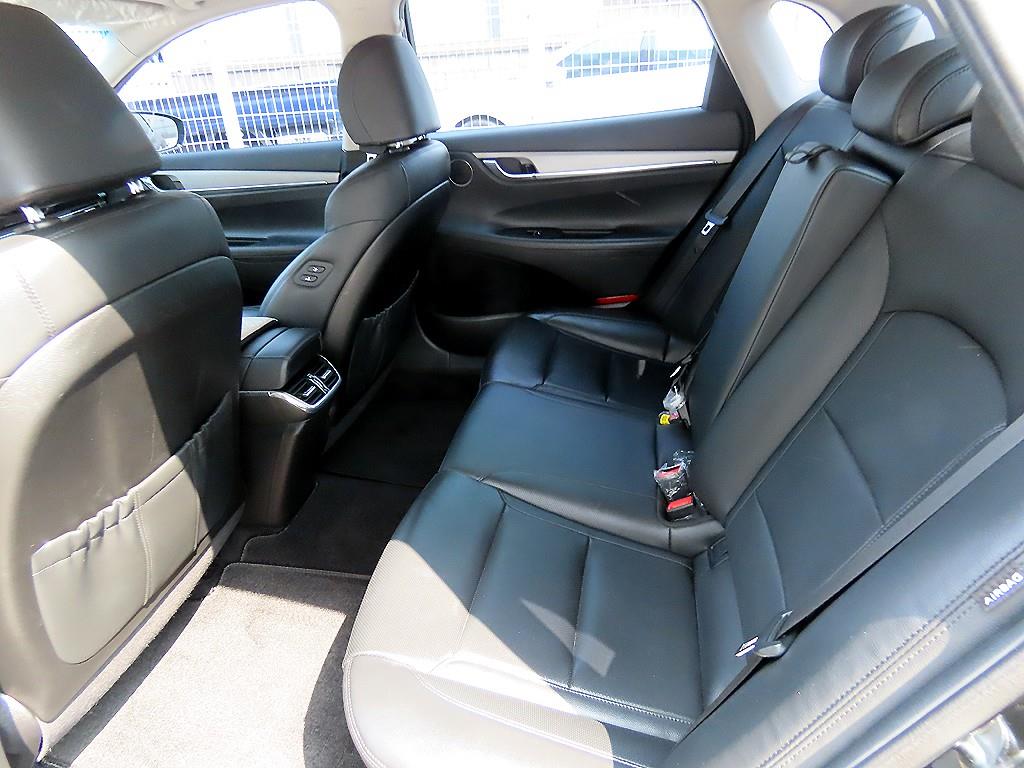 HYUNDAI Grandeur - Vista 6