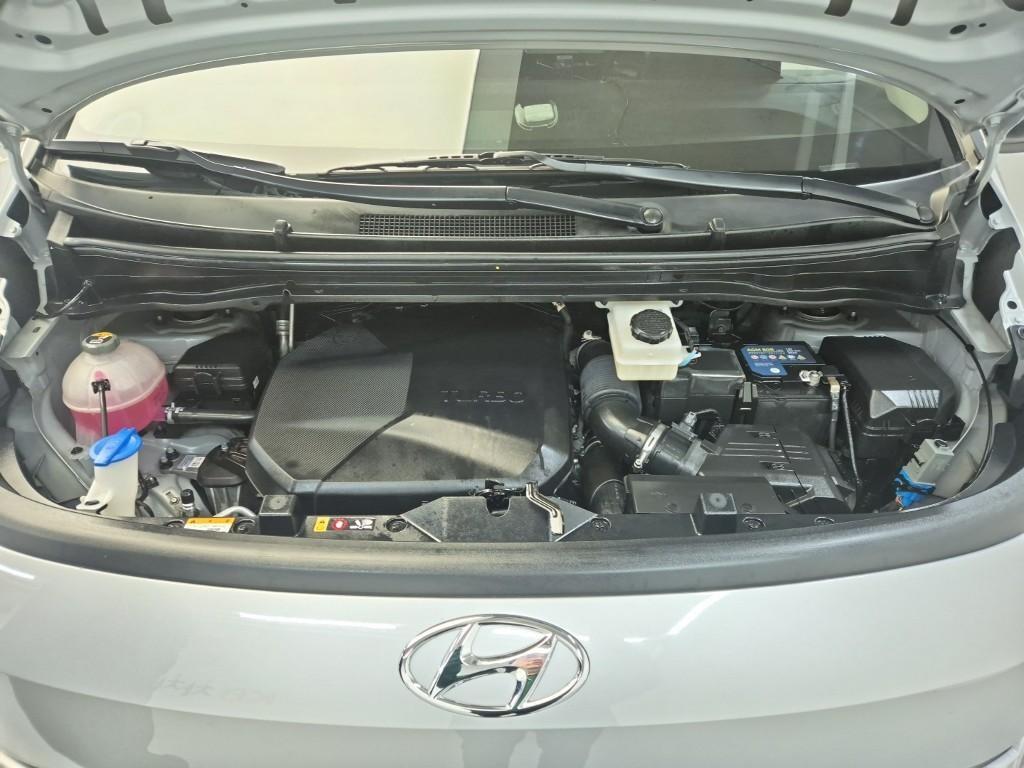 HYUNDAI Staria - Vista 5