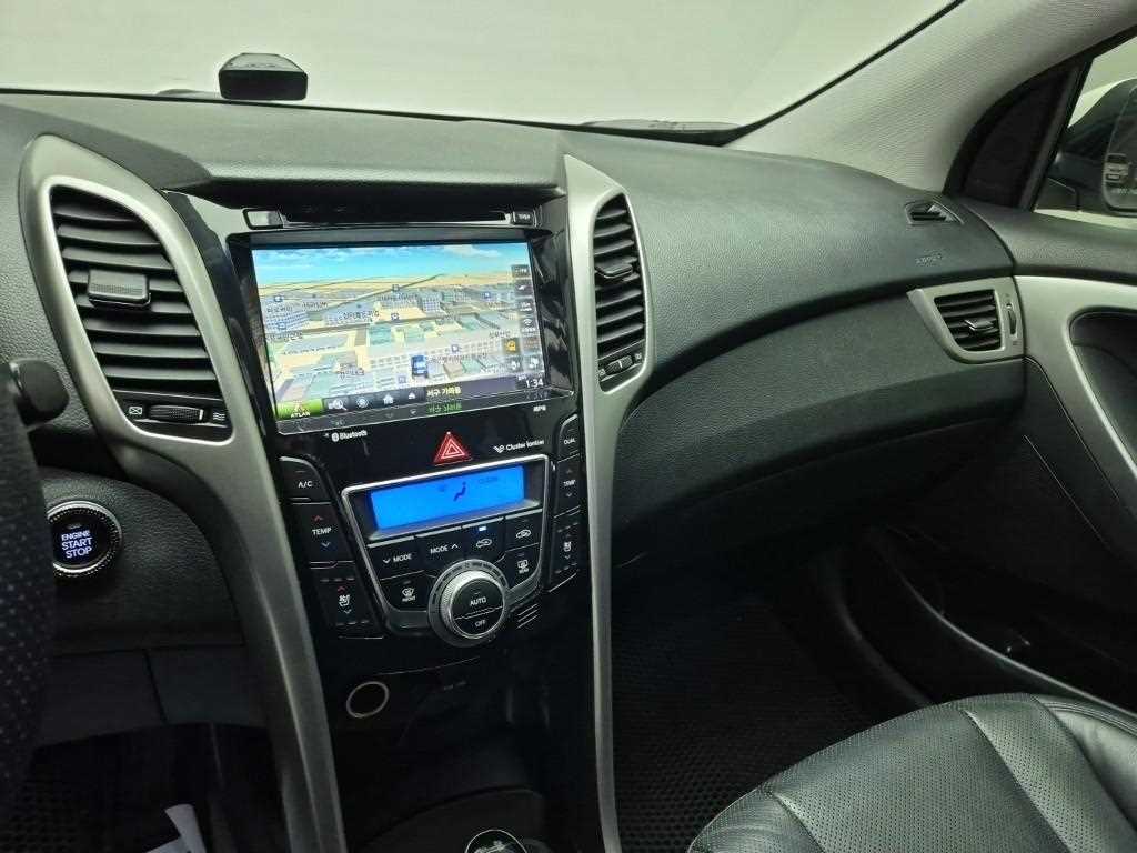 HYUNDAI i30 - Vista 10