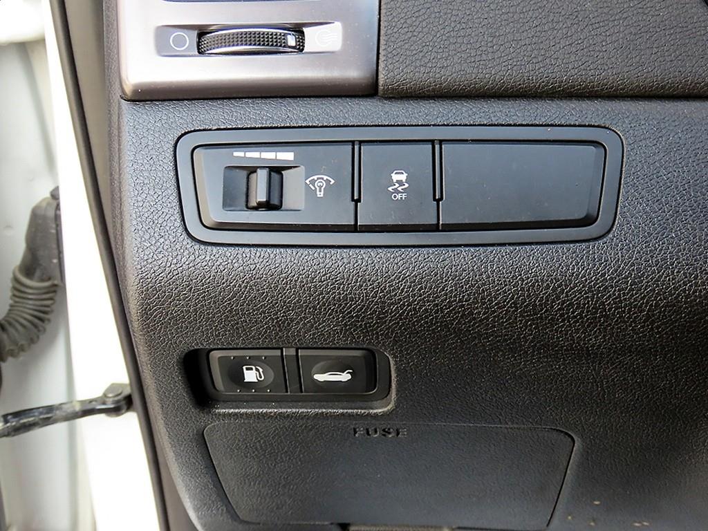 HYUNDAI Sonata - Vista 12