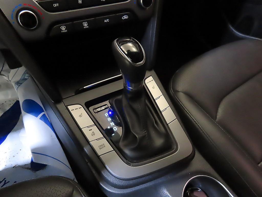 HYUNDAI Avante - Vista 12