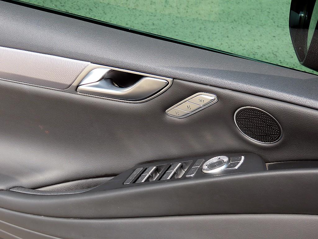 Genesis G80 - Vista 12