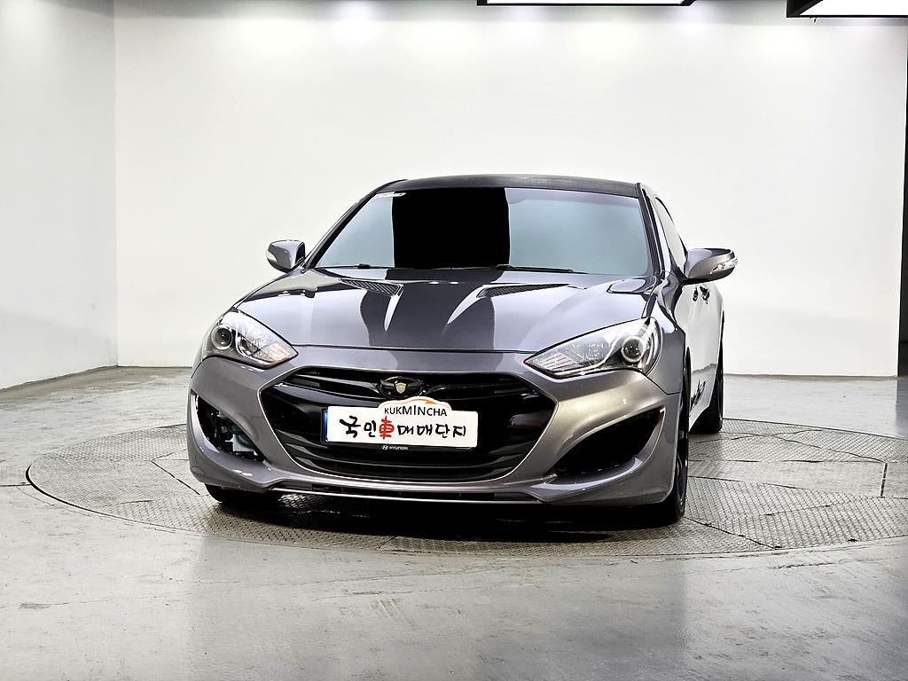 HYUNDAI Genesis - Vista 2