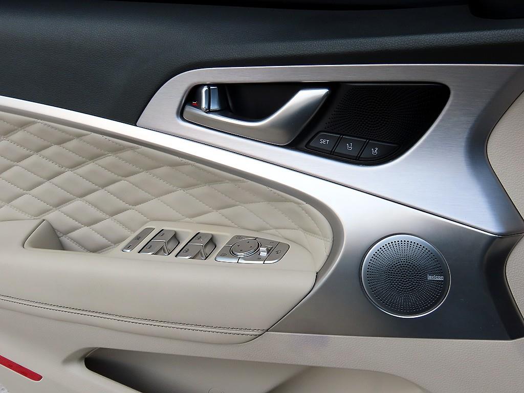 Genesis G70 - Vista 11