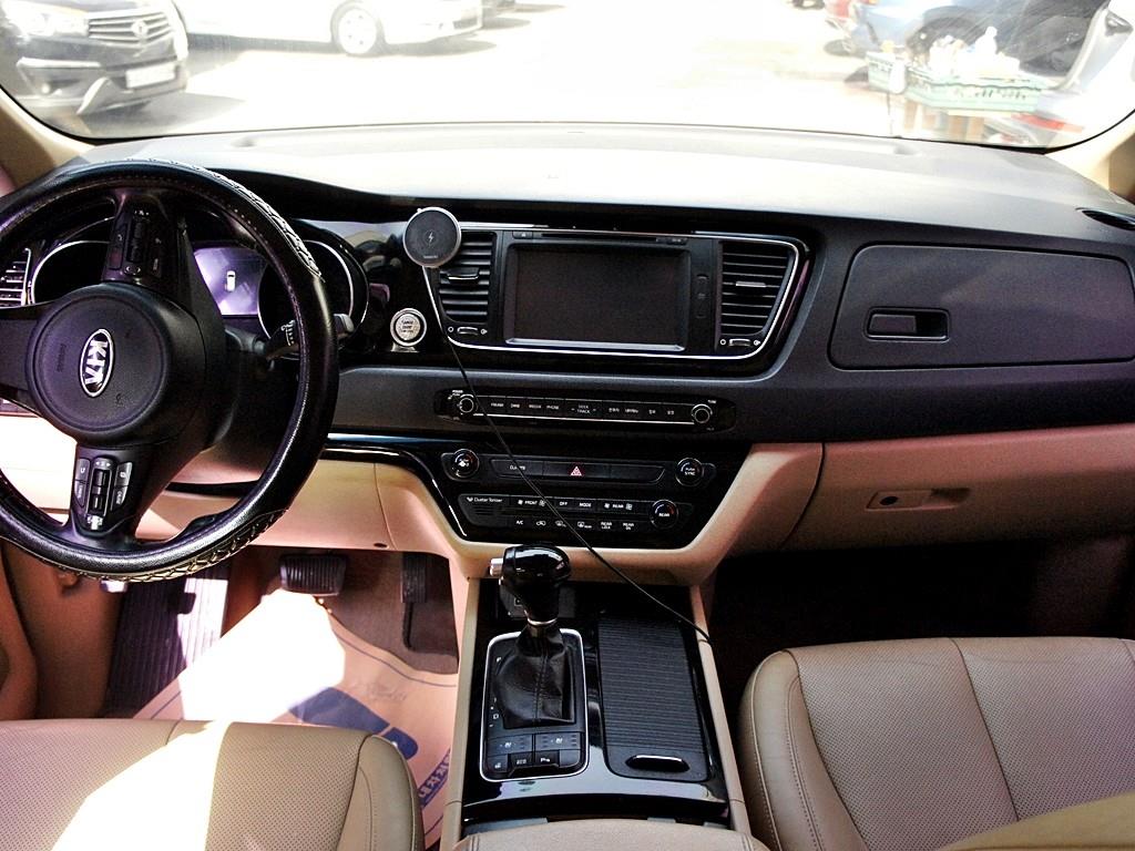 KIA Carnival - Vista 9