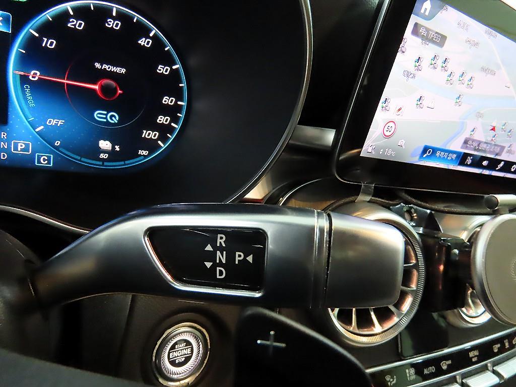 Mercedes Benz GLC Class - Vista 10