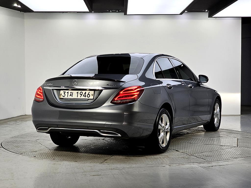 Mercedes Benz C Class - Vista 4