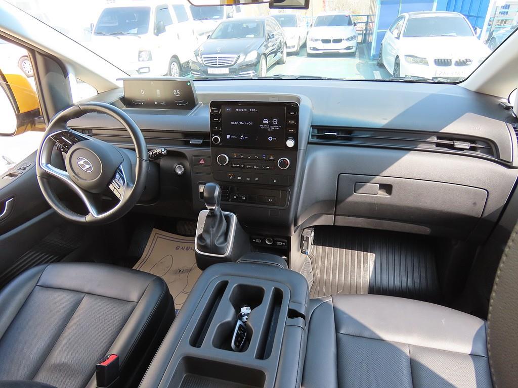 HYUNDAI Staria - Vista 5