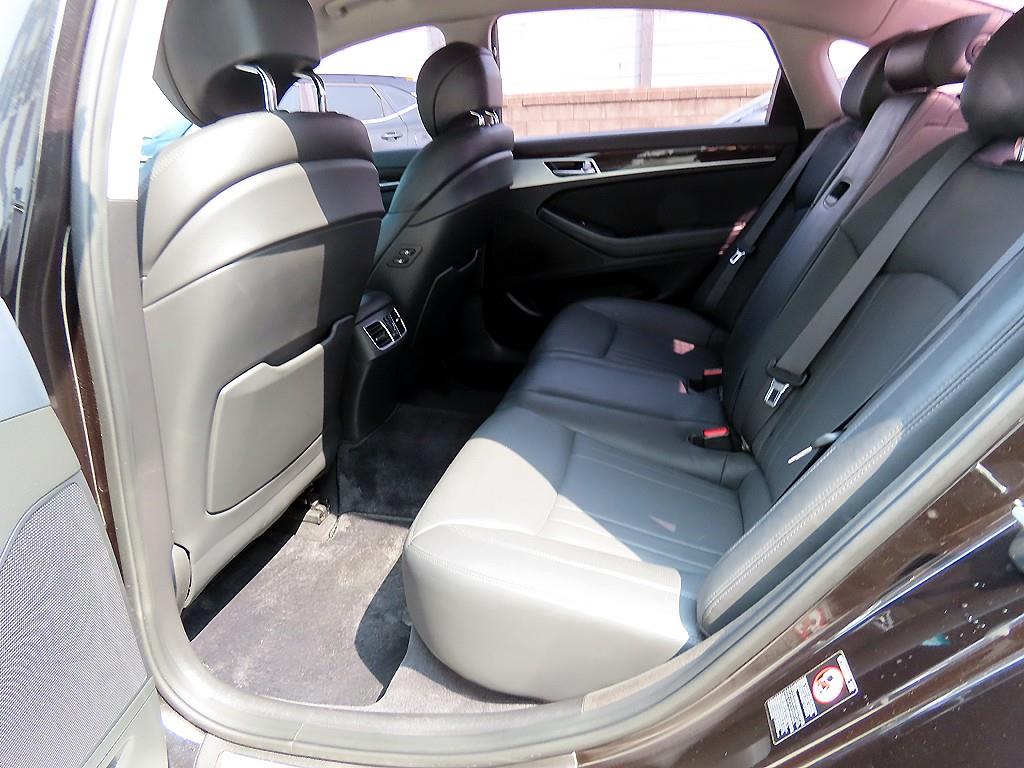 Genesis G80 - Vista 6